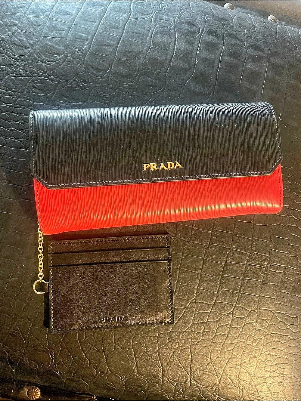 Prada Saffiano Metal Two-Tone Flap Wallet with Card Holder Black & Red gold HW